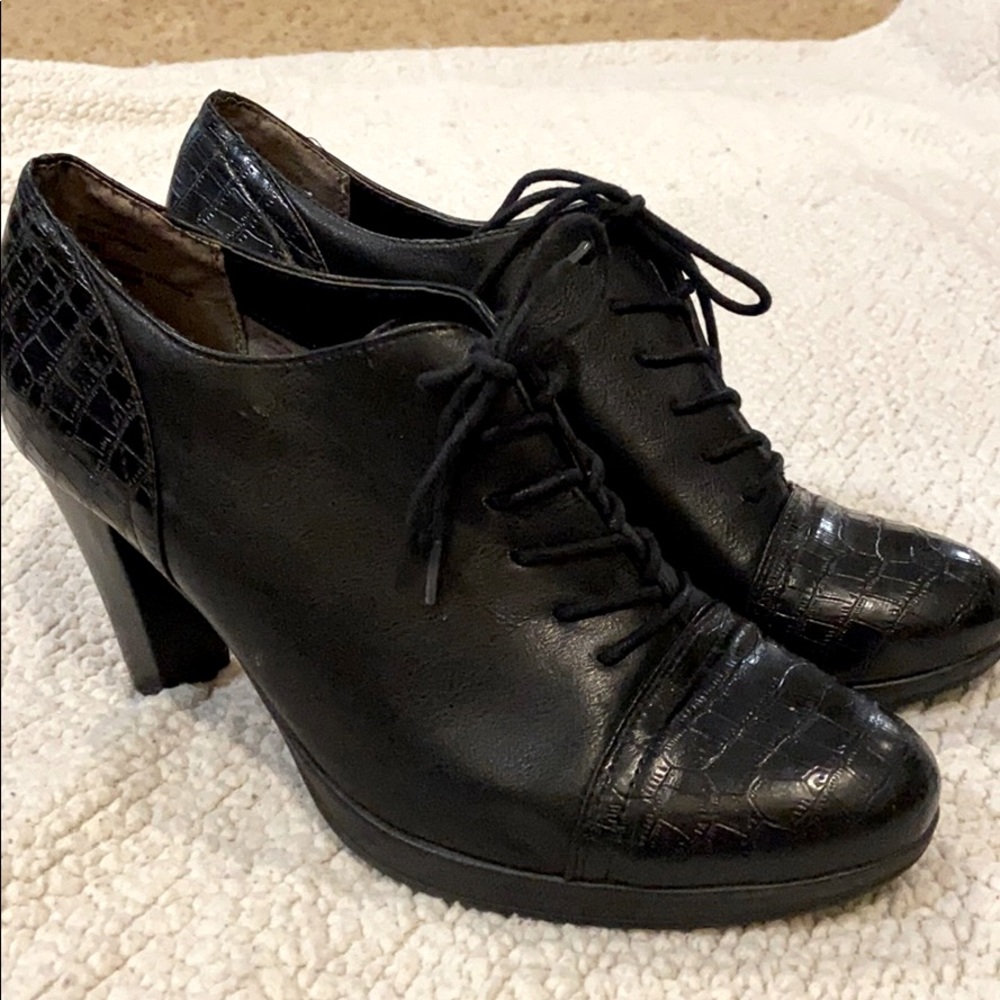 Ankle booties